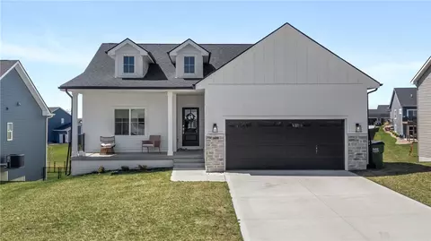 1600 Hackenberry Pl, Granger, IA 50109