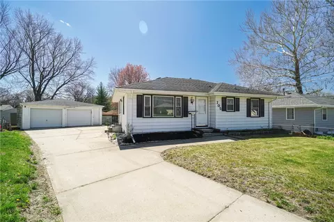 705 Hoffman Ave, Des Moines, IA 50316