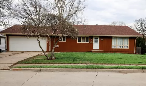 3701 SW 7th St, Des Moines, IA 50315