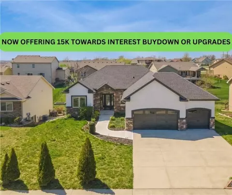 4482 NW 164th St, Clive, IA 50325