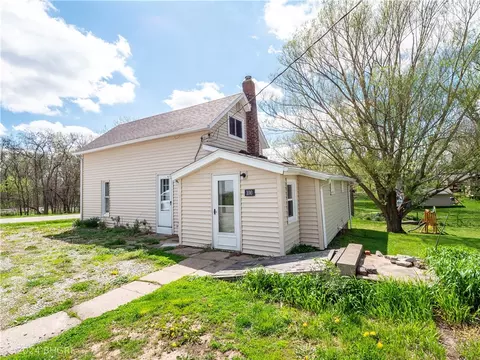 100 Vine St, Runnells, IA 50237