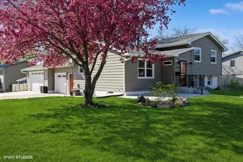 309 N 17th St, Adel, IA 50003