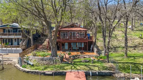 8416 Lakeshore Dr, Dexter, IA 50070