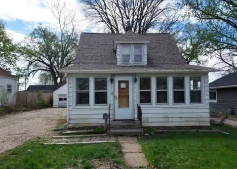 3127 State Ave, Des Moines, IA 50317