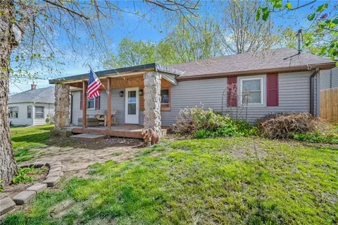809 N Roche St, Knoxville, IA 50138