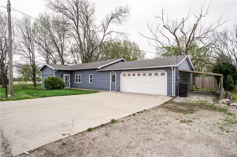 6459 NE 5th Ave, Pleasant Hill, IA 50327
