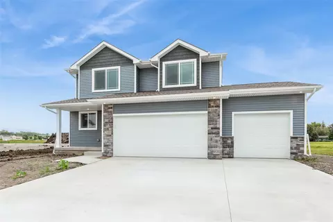 2101 Windcrest Dr, Granger, IA 50109