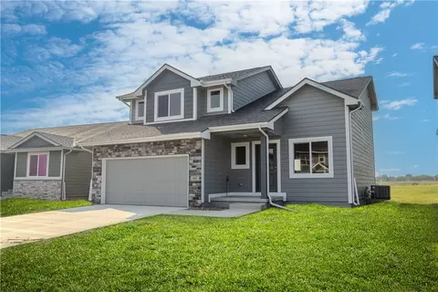 460 NW Compass Ave, Waukee, IA 50263