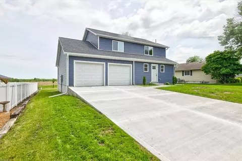 3807 SE 26th St, Des Moines, IA 50320
