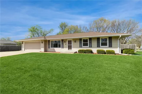 555 SE 6th St, Grimes, IA 50111