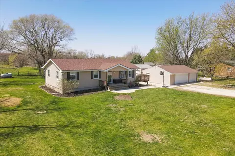 6048 Centre St, Carlisle, IA 50047