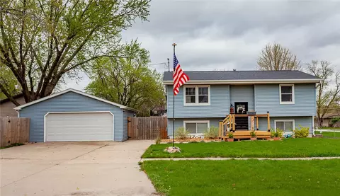 513 NE 3rd St, Grimes, IA 50111