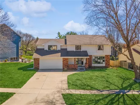 419 46th Pl, West Des Moines, IA 50265