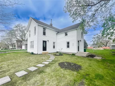 207 2nd St NW, Mitchellville, IA 50169