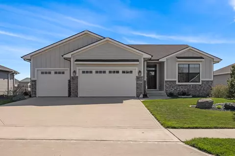 1617 NE Hillside Ct, Ankeny, IA 50021