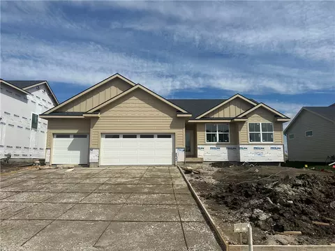 14217 N Valley Dr, Urbandale, IA 50323