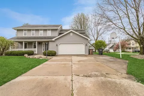 5508 Cody Dr, West Des Moines, IA 50266
