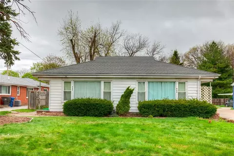 944 946 42nd St, Des Moines, IA 50312