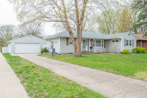 3900 73rd St, Urbandale, IA 50322