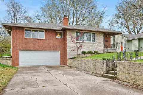4035 42nd St, Des Moines, IA 50310