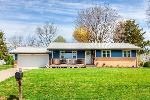 825 Market St, Carlisle, IA 50047