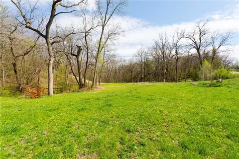 34932 Jewel Dr, Earlham, IA 50072