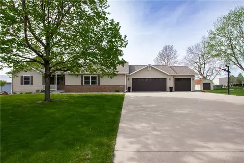 640 228th Pl, Pella, IA 50219