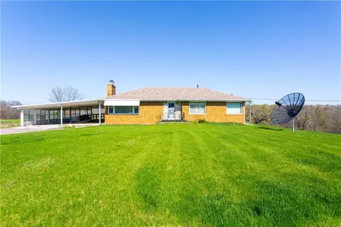 6240 NW 2nd St, Des Moines, IA 50313