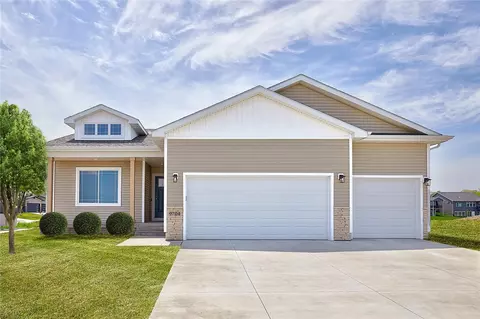 9704 NW 82nd Ave, Johnston, IA 50131
