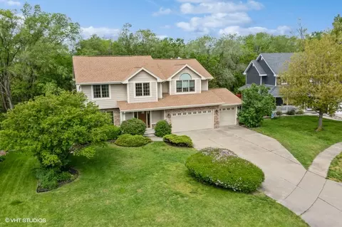 4728 95th St, Urbandale, IA 50322