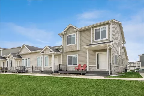 9143 Maisy Ln, West Des Moines, IA 50266