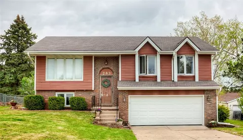 283 S Hickory Blvd, Pleasant Hill, IA 50327