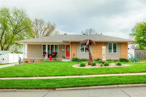 311 Wilmers Ave, Des Moines, IA 50315