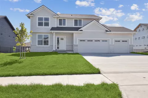 14222 N Valley Dr, Urbandale, IA 50323