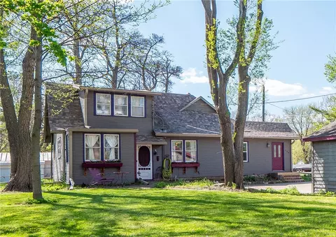 556 NW 65th Ave, Des Moines, IA 50313
