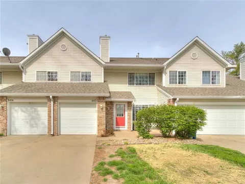 150 S Prairie View Dr #605, West Des Moines, IA 50266