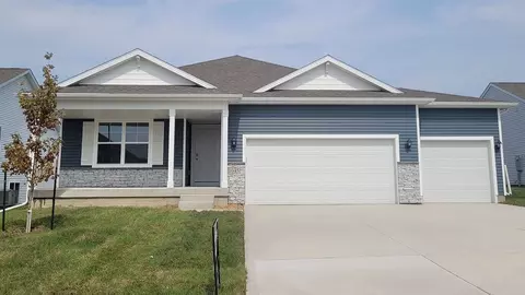 1045 Northview Dr, Waukee, IA 50263