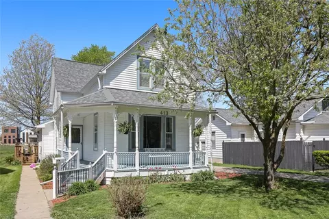 413 E 1st St, Pella, IA 50219