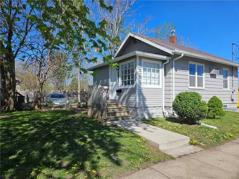 2070 E Grand Ave, Des Moines, IA 50317