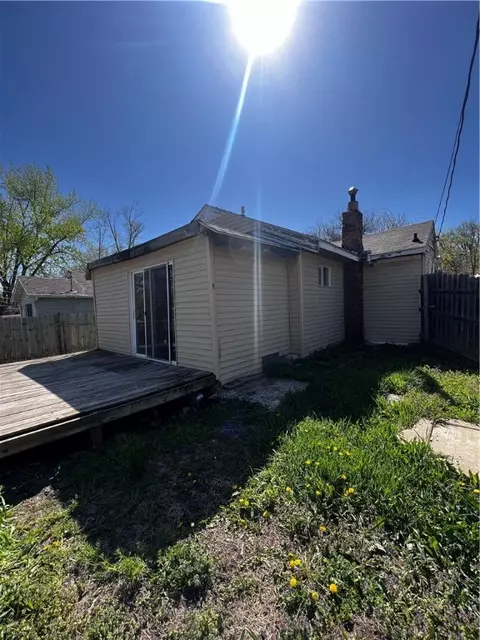 3024 S Union St, Des Moines, IA 50315