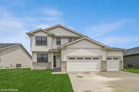 2685 SE Florence Dr, Waukee, IA 50263