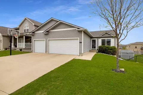4724 E Merced St, Des Moines, IA 50317