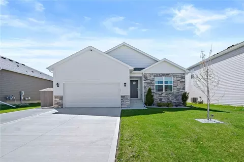 4160 Dakota Cir, Waukee, IA 50263