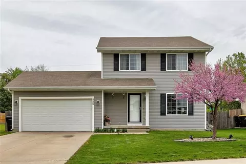 335 SE Cardinal Ln, Waukee, IA 50263