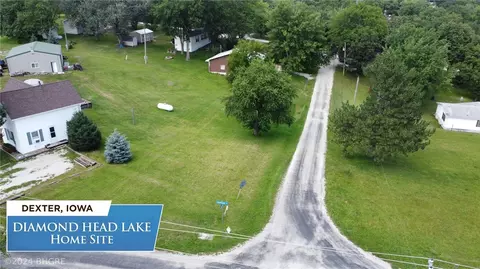 8445 Chateau Dr, Dexter, IA 50070