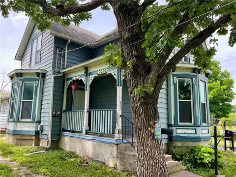 964 23rd St, Des Moines, IA 50312