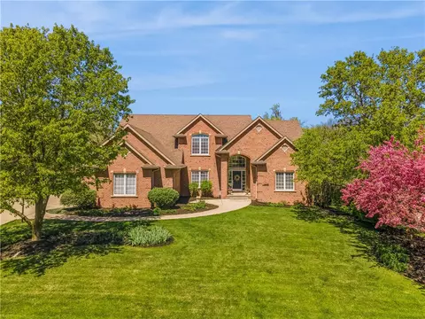14421 Wilden Dr, Urbandale, IA 50323