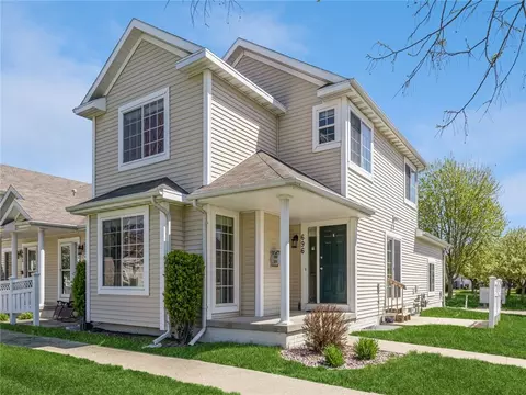 696 SE Williams Ct, Waukee, IA 50263