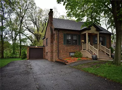 1715 E 32nd Ct, Des Moines, IA 50317