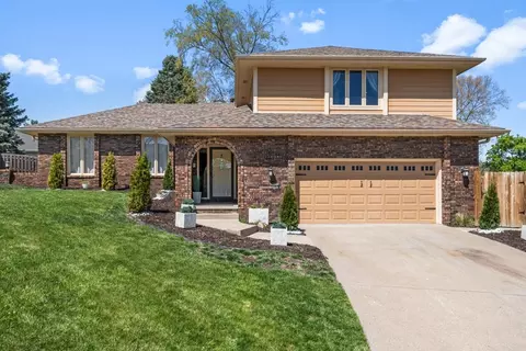 5101 Boulder Dr, West Des Moines, IA 50265